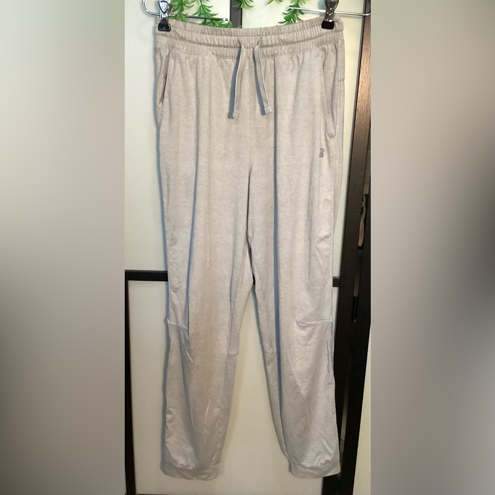 Russell sport pants with pockets. Boys size XL 14-16